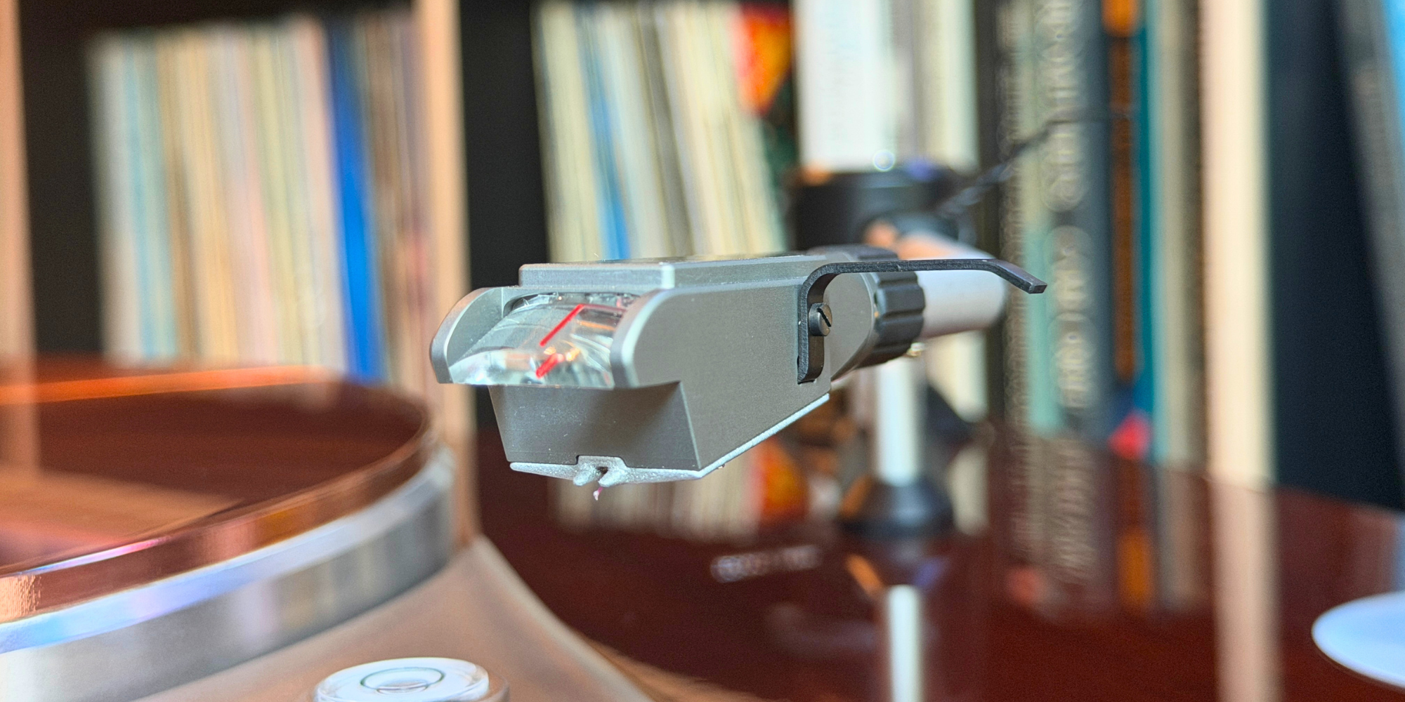         
    EMT x THORENS Tondose 124 Exclusive


