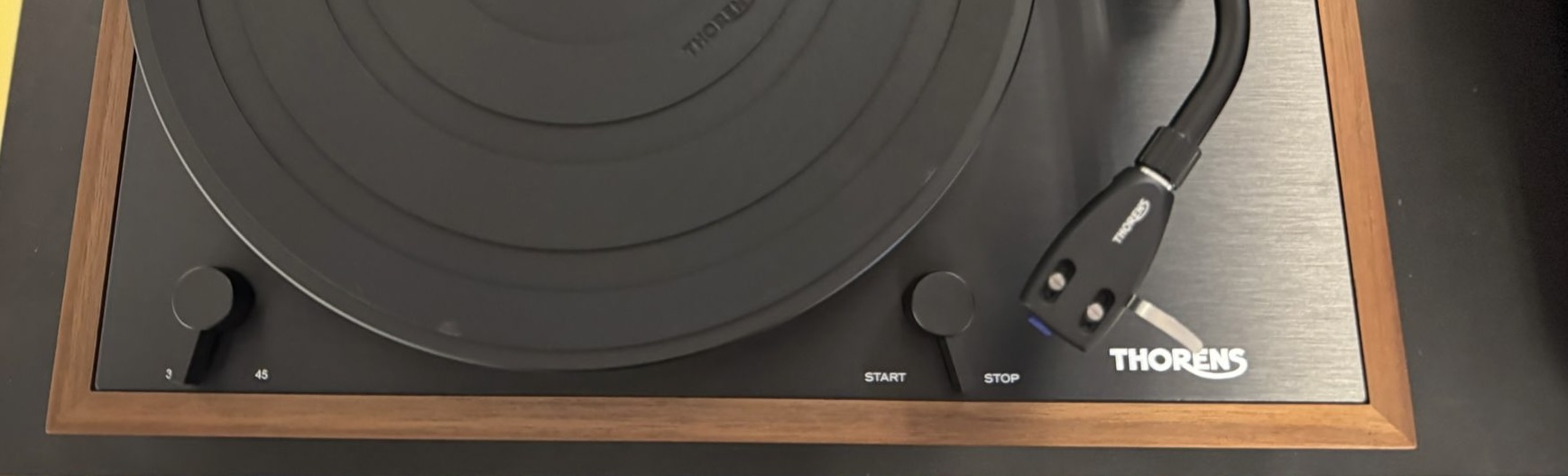 TD 403 DD in Oak Matt: Sound Meets Character - Thorens GmbH